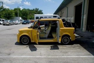 Illustration for article titled For $15,999, This 2001 Toyota bB Opendeck Is All Kinds Of Toyota Crazy
